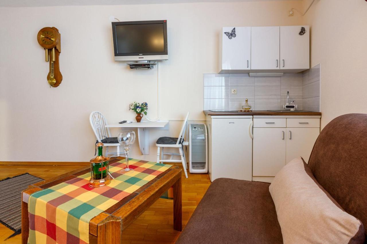 Apartments And Room Art Crikvenica Εξωτερικό φωτογραφία